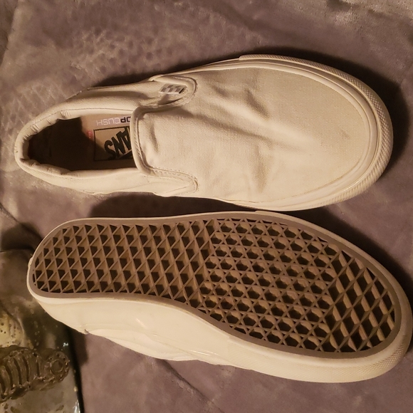 Vans - Picture 3 of 3